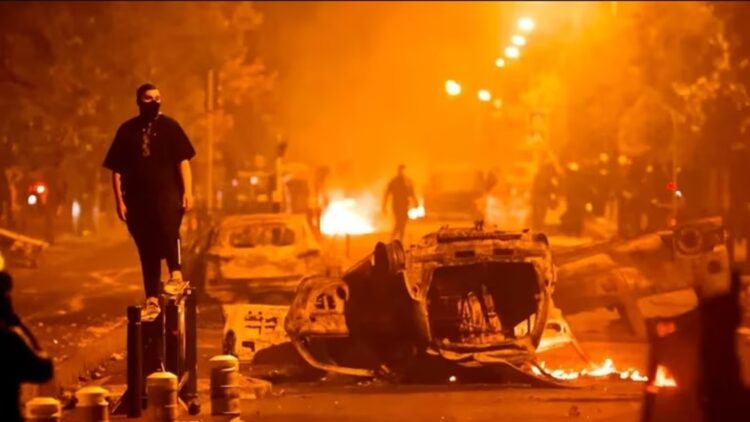 Las protestas en Francia destruyeron espacios y edificios públicos y privados