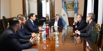 Valdés en Buenos Aires con senadores por tema pescadores en Apipé