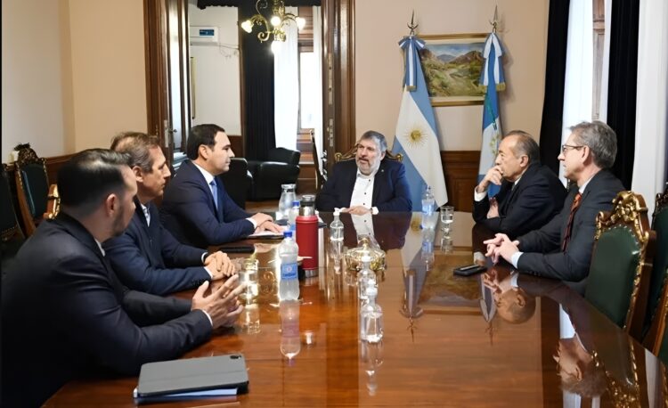 Valdés en Buenos Aires con senadores por tema pescadores en Apipé