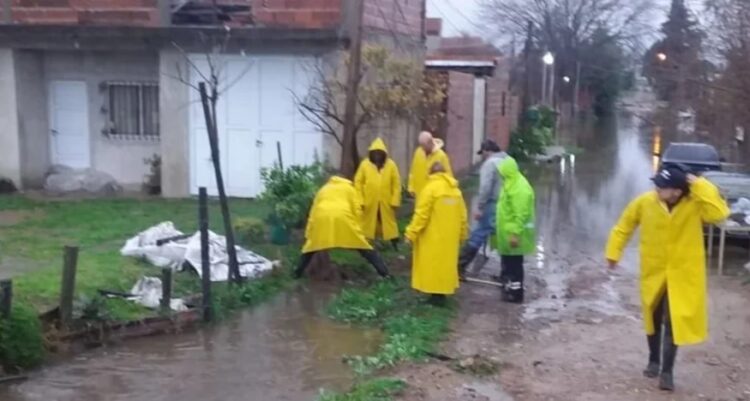 Defensa Civil trabaja en las zonas afectadas