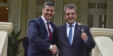 Santiago Peña recibió a Sergio Massa el jueves en Paraguay