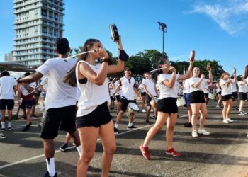 Alumnos de diferentes colegios se preparan para la fiesta