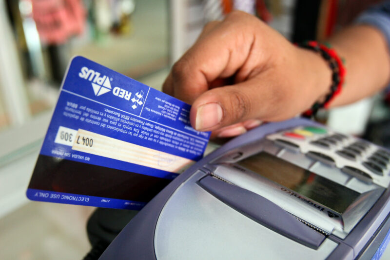 Morosidad en familias sube al 11,2% y alcanza su nivel más alto en dos décadas 2 Cada vez más familias enfrentan dificultades para cumplir con sus compromisos financieros.
