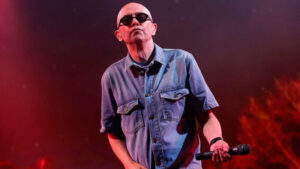Carlos Alberto Solari, conocido como el Indio Solari, falleció tras años de convivir con el Parkinson. Su legado marcó para siempre la historia del rock argentino.