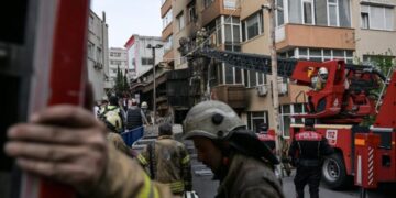 Incendio en club nocturno en Estambul