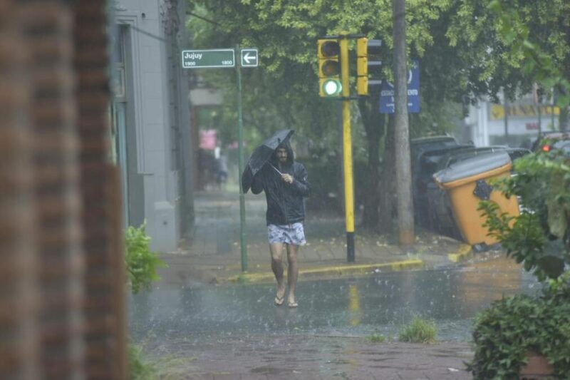 Jueves 24: cielo cubierto y lloviznas persistentes en Misiones 