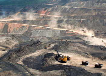 Mine operations at the Paso Diablo coal mine in Venezuela.

Mandatory Credit: Vismedia
+44  (0) 20 7436 9595