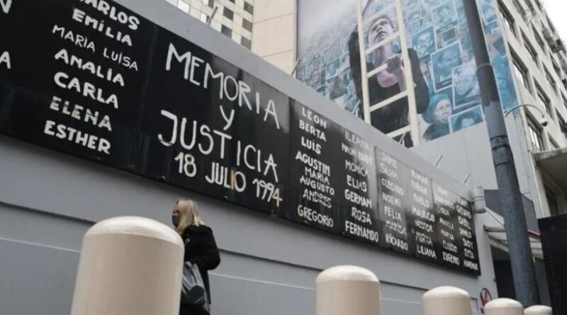AMIA | El Papa Francisco invitó al recuerdo y la reflexión sobre aquella tragedia oscura 4 AMIA.4 - 3