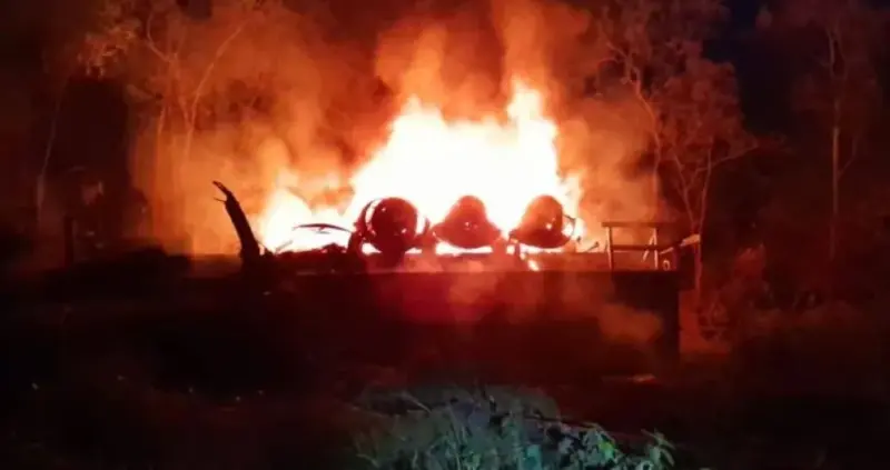 Tragedia en la ruta 14 | Joven murió calcinado, tras volcar con el camión que manejaba md 2 3 - 13