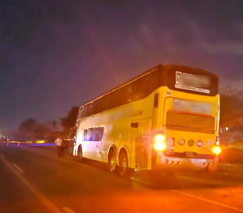 Falleció un motociclista que impactó con un colectivo en San Vicente 3 siniestro fatal en san vicente motociclista muere al impactar de frente con un micro - 2