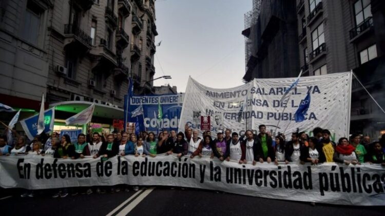 trabajadores universitarios