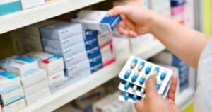 La nueva normativa del Ministerio de Salud obliga a las farmacias a registrar digitalmente cada entrega de medicamentos y a validar la identidad de quienes los retiran.