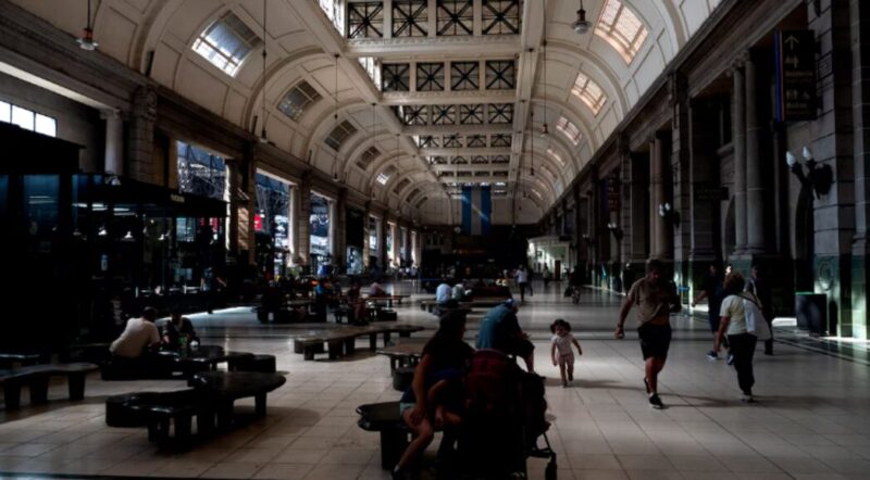 Buenos Aires sin luz | Un apagón masivo afectó a más de 600 mil usuarios y generó caos en la ciudad corte2 1 - 1