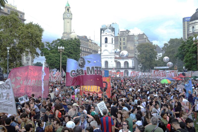 Multitudinaria marcha y acto en Plaza de Mayo por el Día de la Memoria marcha DDHH2 - 3
