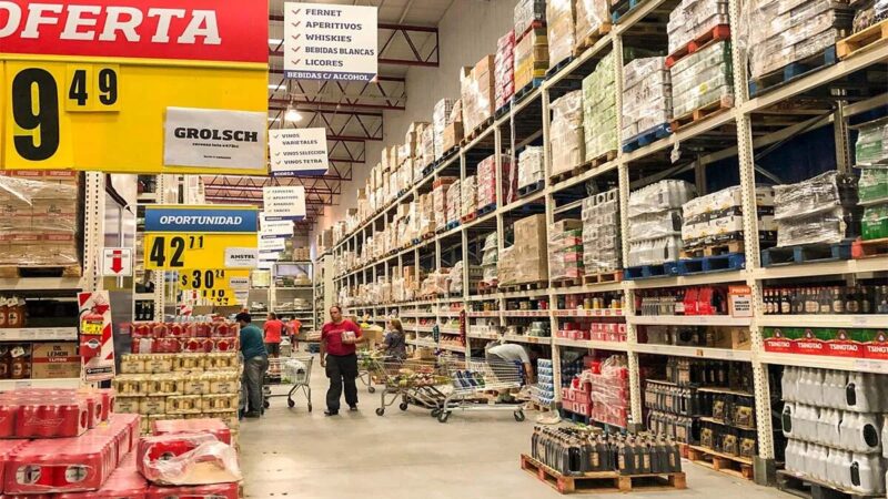 Mayoristas argentinos: cambiaron las reglas del consumo 2 El consumidor cambió sus hábitos de compras: Reemplazó al supermercado por el mayorista.