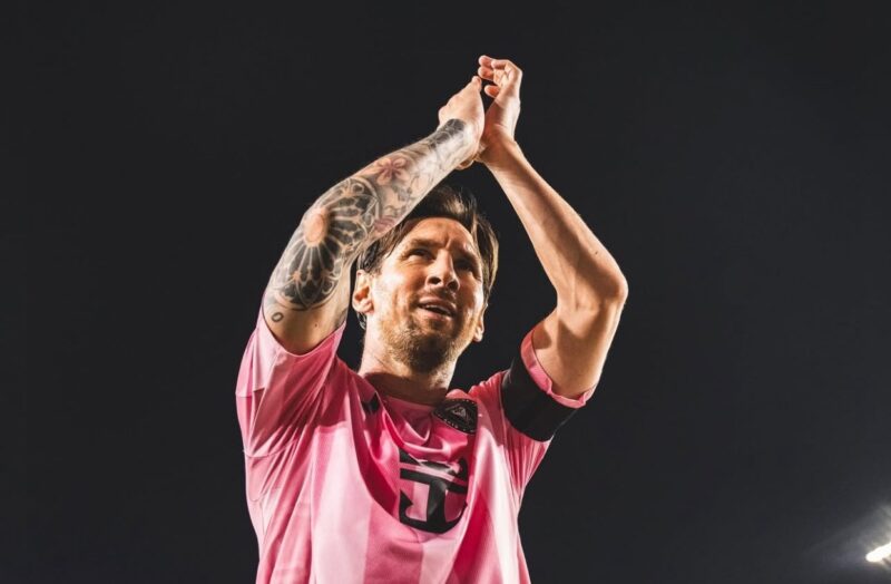 messi 1 2 - 8