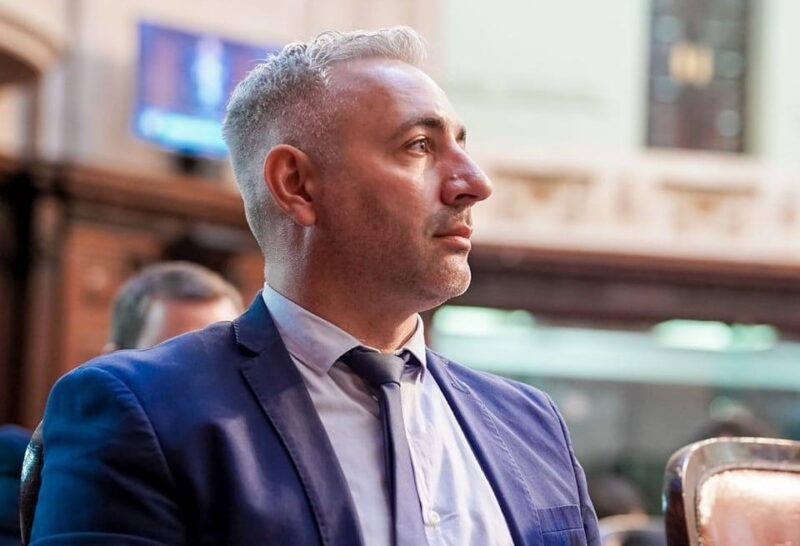 El presidente fue denunciado por el Concejal suspendido 