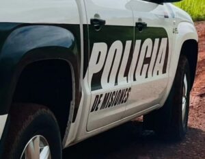 Investigan la muerte de un hombre hallado sin vida en un polideportivo de Posadas La Policía Científica realizó pericias en el polideportivo donde fue hallado sin vida un hombre cuya identidad aún no fue establecida.