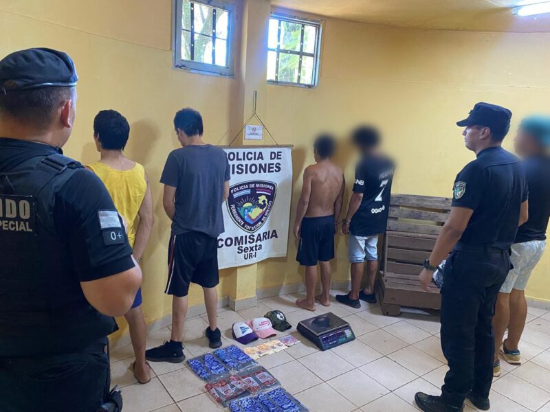 Robaron una tienda de mascotas y quedaron detenidos robo pirana - 6