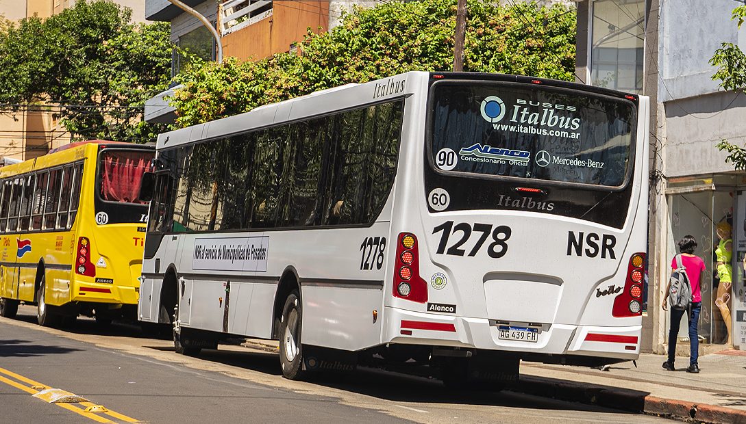 Estudiante impulsa la creación de una aplicación para mejorar el servicio de transporte urbano 4 Colectivos 1 - 3