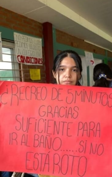 Sentada de alumnos en Wanda: “No nos quieren escuchar” 6 Escuela Wanda 2 - 5