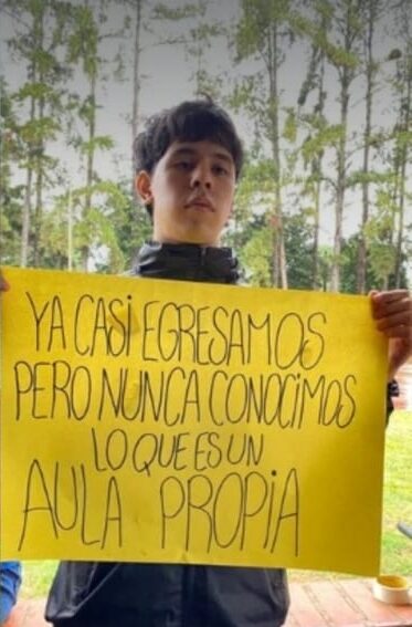 Sentada de alumnos en Wanda: “No nos quieren escuchar” 4 Escuela Wanda 3 e1745584474356 - 3