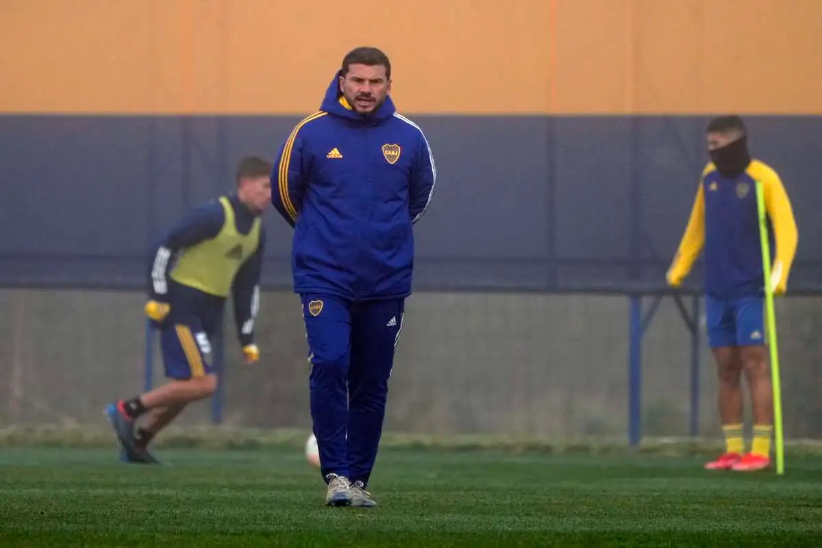 Herrón, el entrenador interino de Boca luego de la salidas de Gago 3 Heron 1 - 2