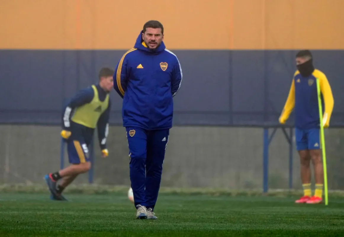 Mariano Herrón arrancó su cuarto interinato en Boca 5 Herron 1 1 - 4