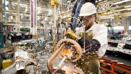 Industria en alerta: La UIA lanza un decálogo para reactivar la producción y reclama medidas frente a la caída de actividad y el aumento de importaciones.