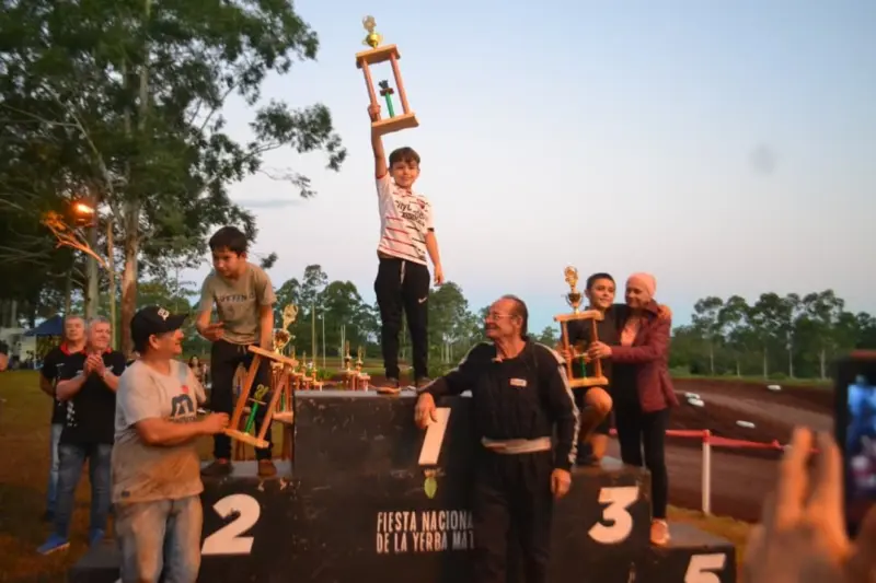 El Karting Terrado, con nuevos ganadores y muchas emociones en Apóstoles 4 Karting terrado 5 - 3