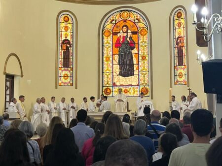 Monseñor Martínez: "La iglesia reza por los doce años de su papado" Monsenor - 5