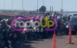 El cruce Posadas-Encarnación, colapsado por el paro de Aduana 15 PuenteE - 14