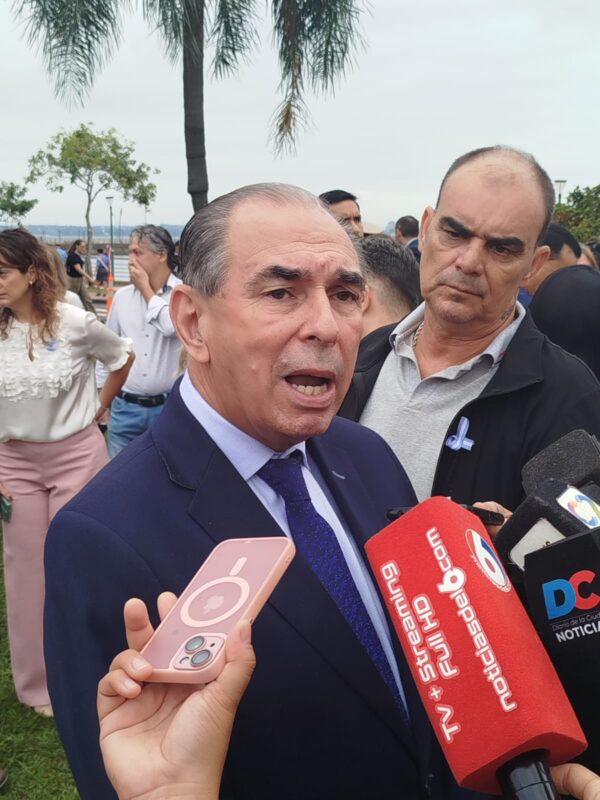 Posadas conmemoró a los veteranos de Malvinas en el Monumento de la costanera 2 WhatsApp Image 2025 04 02 at 10.20.54 - 1