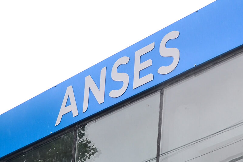El ajuste previsional impulsado por el gobierno nacional desde diciembre de 2023 produjo una pérdida de ingresos superior a los 90 mil millones de pesos para los jubilados y pensionados de la provincia de Misiones según CEPA