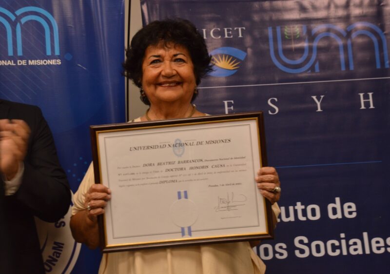 “La ciencia está en una encrucijada”: Dora Barrancos alertó sobre el vaciamiento del sistema científico 5 barrancos honoris causa - 4