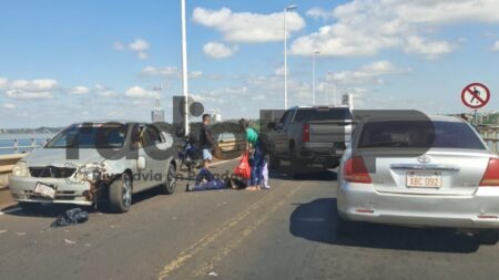 Choque en el puente internacional Posadas-Encarnación dejó dos heridos choque puente2 - 3
