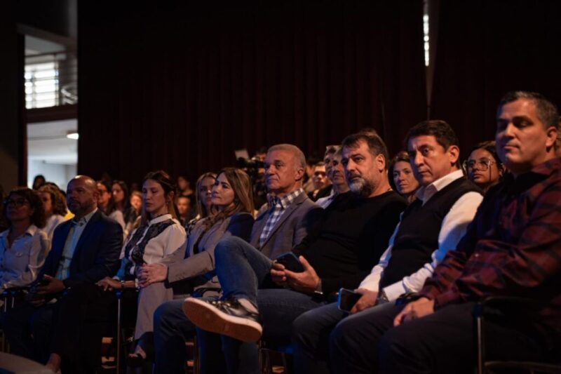 Coloquio de abordaje al suicidio: "El silencio no protege, lo que protege son los vínculos" 6 coloquio2 - 5