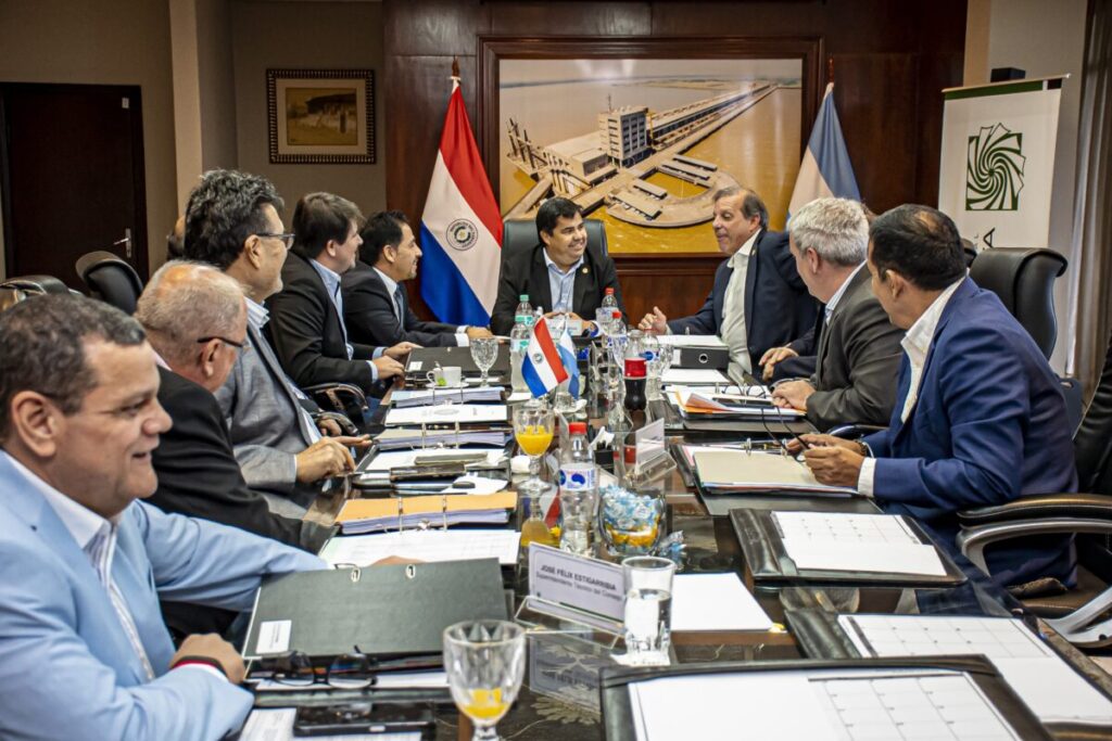Ayolas: piden reactivar obras en Aña Cuá para dinamizar la economía local 2 El Consejo de la EBY había anunciado que se retomarían las obras. Hoy Ayolas pide urgente reinicio.
