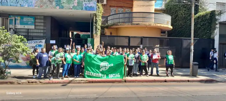 Piden regularizar situación de trabajadores de Desarrollo Social de Misiones 4 desarrollo 3 - 3