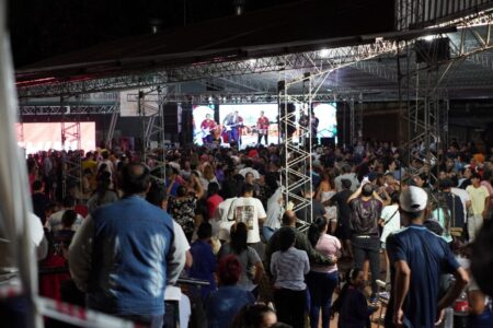 Miles de vecinos bailaron en la fiesta del Trabajador y el cumpleaños de Pablo Velázquez dia trabajador PV4 - 2