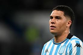 "Pacto de caballeros": Quintero le baja el pulgar a River y se queda con Racing images 1 - 5
