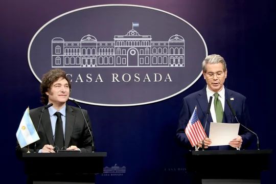 Estados Unidos abrió el grifo: ¿se viene un crédito para la Argentina? javier milei el sec de tesoro - 2