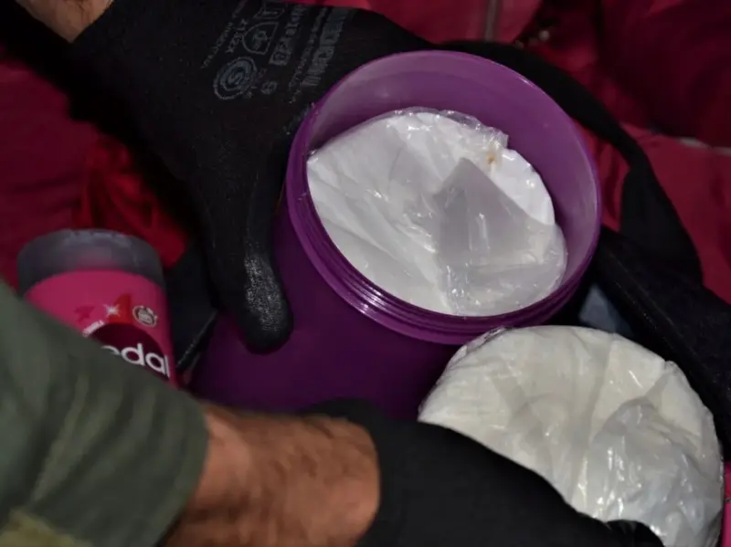 Salió de Iguazú pero cayó en Corrientes con cuatro kilos de cocaína 6 lg - 5