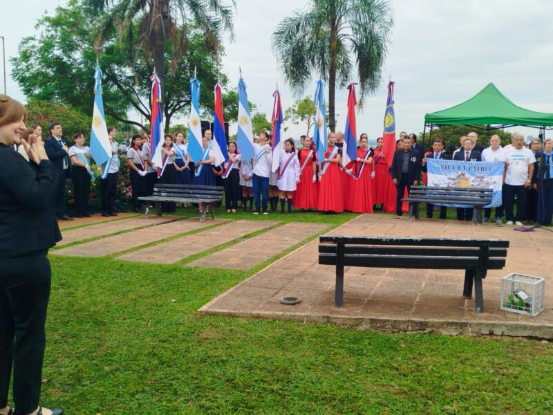 Posadas conmemoró a los veteranos de Malvinas en el Monumento de la costanera 10 malvinas posadas 4 - 9