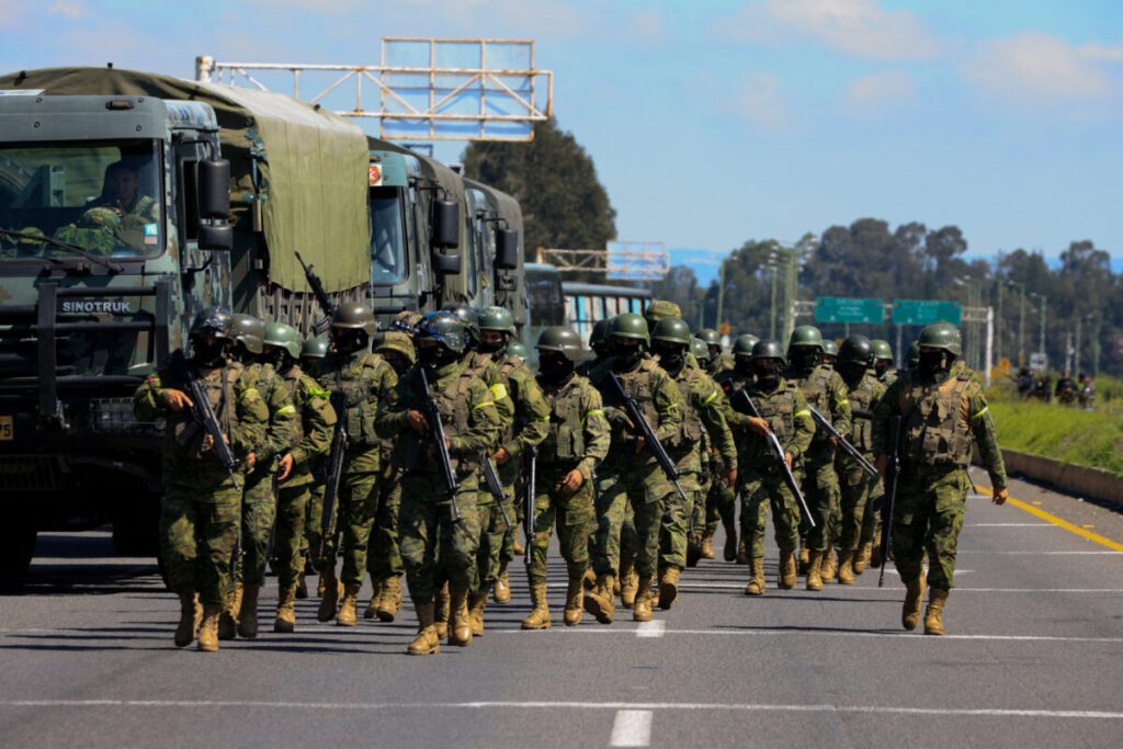 Militares argentinos podrán detener a civiles en "delitos de flagrancia" 4 militares - 3