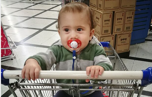 Criar a un bebé costó más de $400 mil en marzo, según el INDEC 3 ninos supermercado - 2