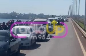 El cruce Posadas-Encarnación, colapsado por el paro de Aduana 9 puenteB - 8