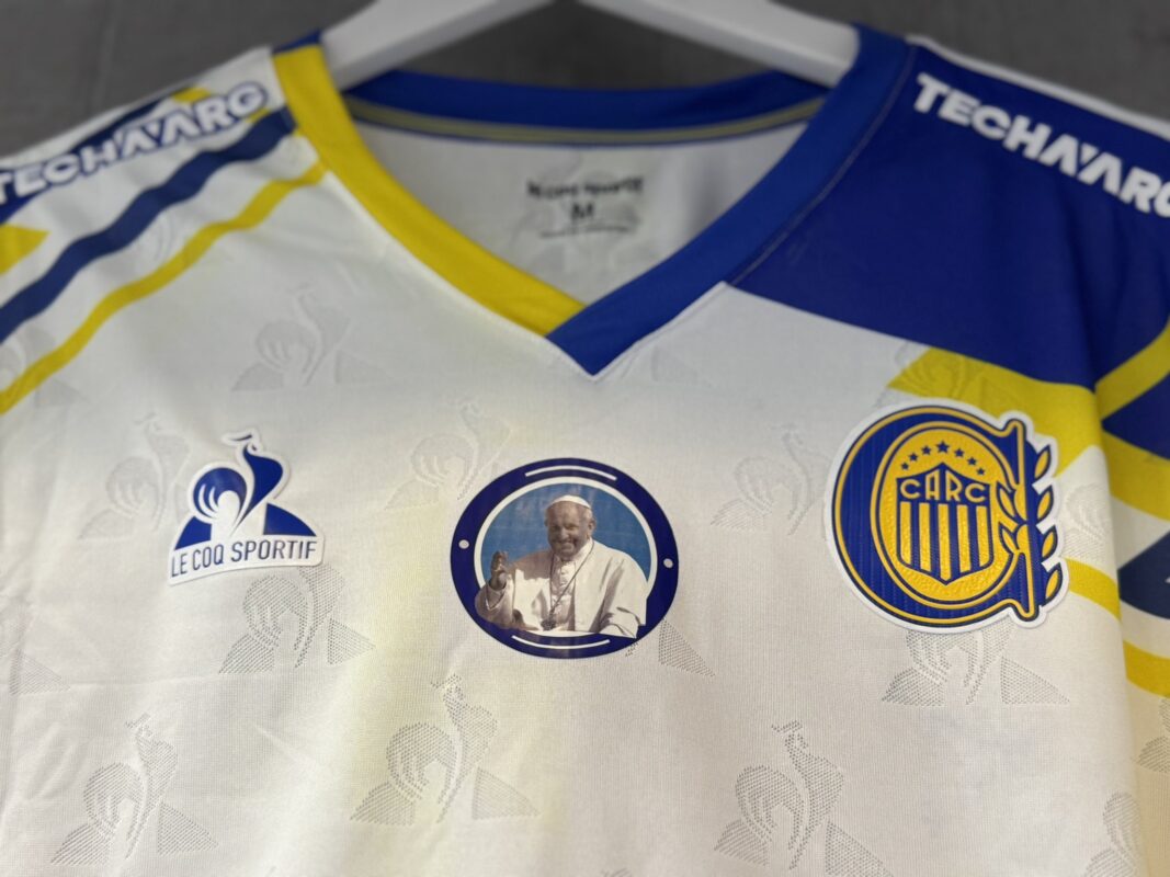 San Lorenzo homenajeó a Francisco previo al partido con Rosario Central 7 rosario central papa - 6