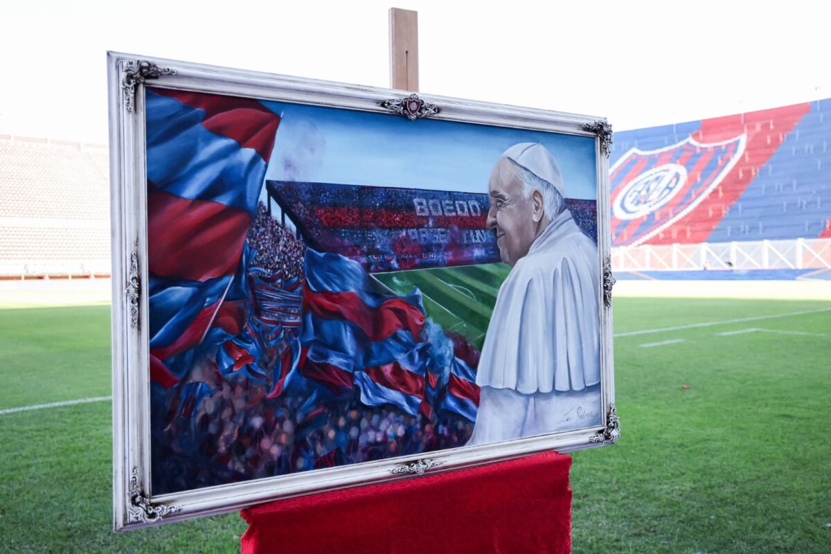 San Lorenzo homenajeó a Francisco previo al partido con Rosario Central 9 san lorenzo papa2 - 8