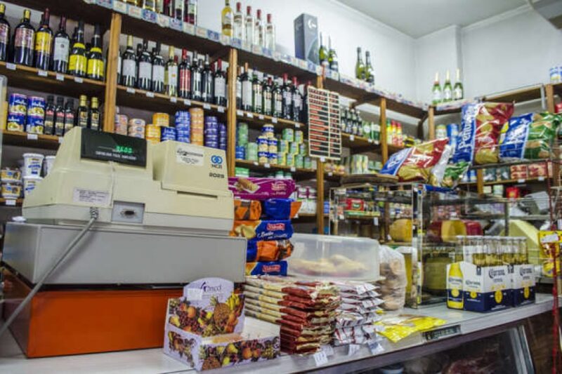 Lukowski: "el lunes tres empresas avisaron una suba del 10%" 3 super de barrio 1 - 2